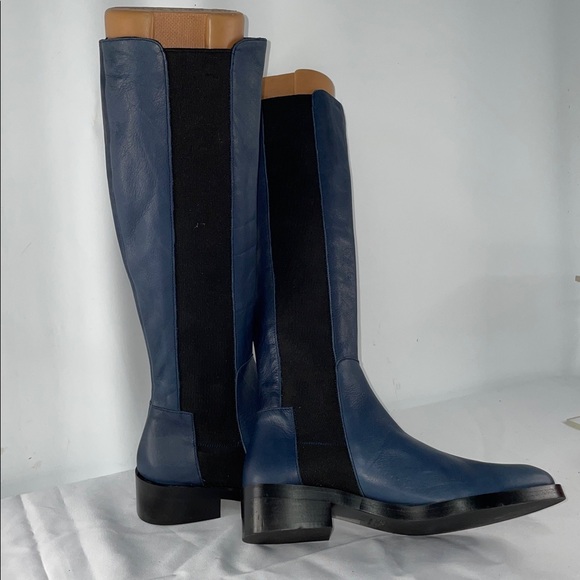 ANDRE ASSOUS LEATHER BOOTS
FTL-09-124 - Picture 1 of 10